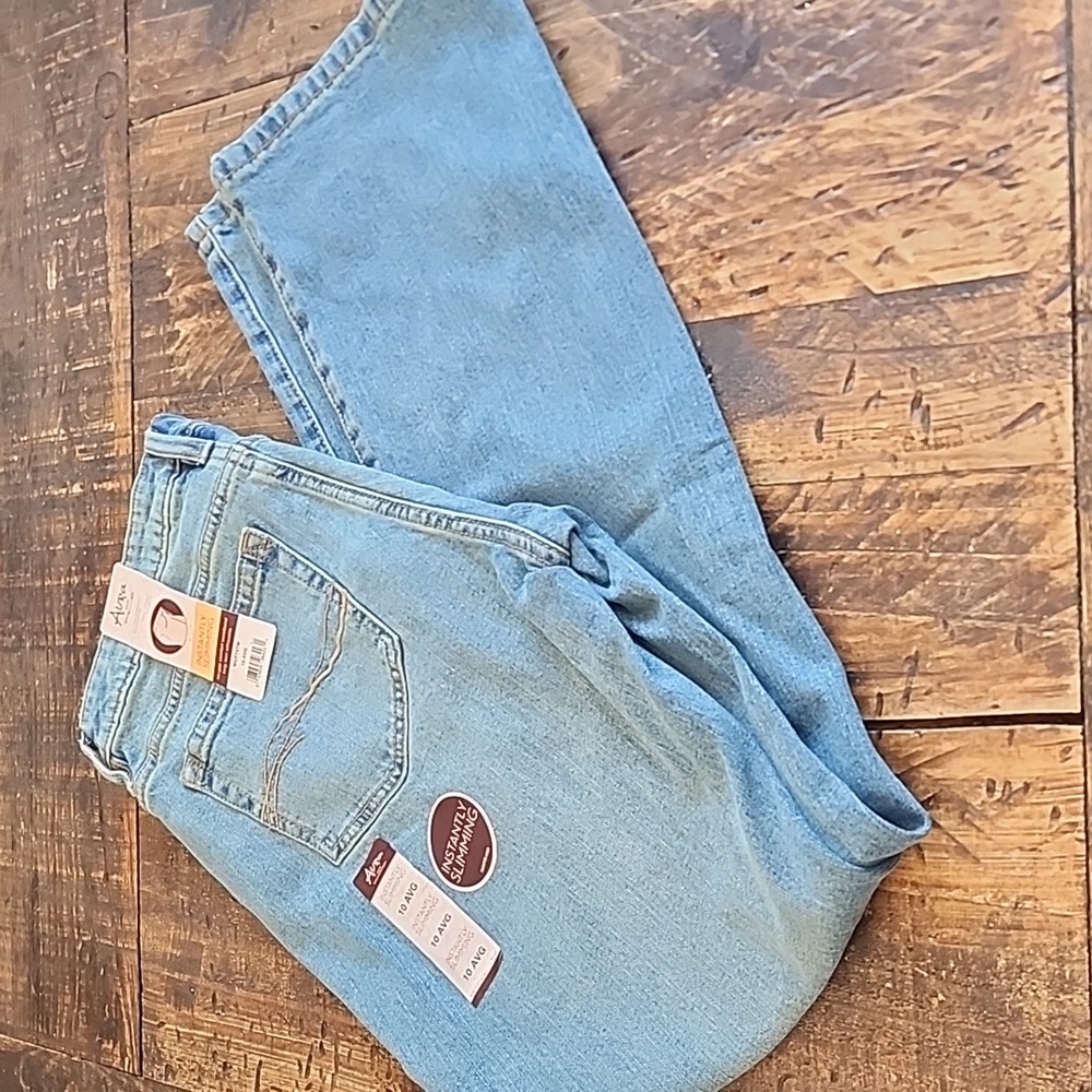 NWT - Aura Bootcut Jeans
